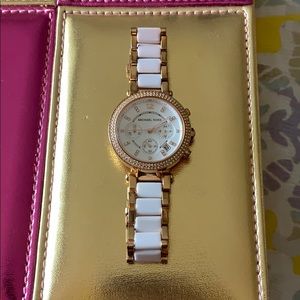 White & Gold Michael Kors Wrist Watch